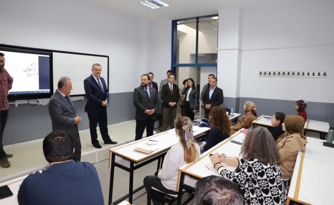BURSA’DA OKUL TEMELLİ MESLEKİ GELİŞİM PROGRAMI KAPSAMINDA 7 BİN 889 ÖĞRETMEN EĞİTİM ALDI