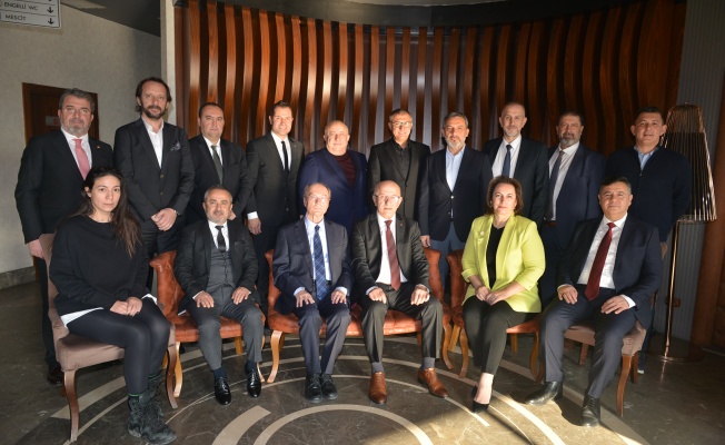 İnşaat sektörüne yön verenler YAPISİAD çatısı altında buluştu