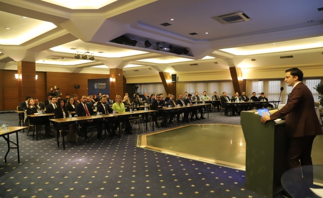 TÜGİAD BURSA’DA BAYRAĞI SELİM BAYKAL DEVRALDI