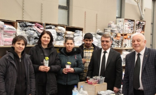 Başkan Bilgit kadın esnafı ziyaret etti
