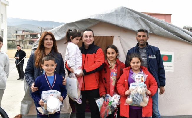 BAŞKAN KANAR HATAY ARSUZ’UN YARALARINI SARIYOR