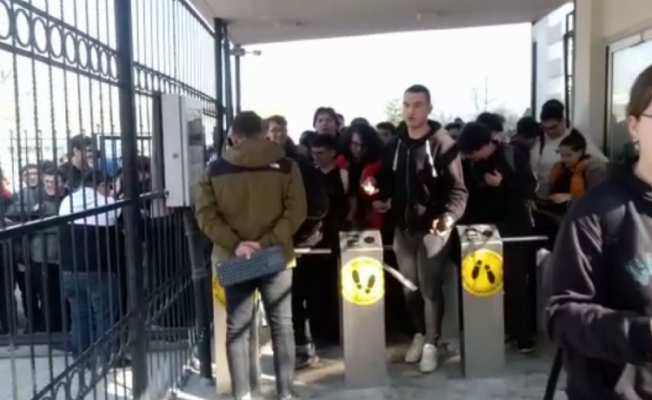 Bursa'da öğrencileri turnikeye yığan icraat!