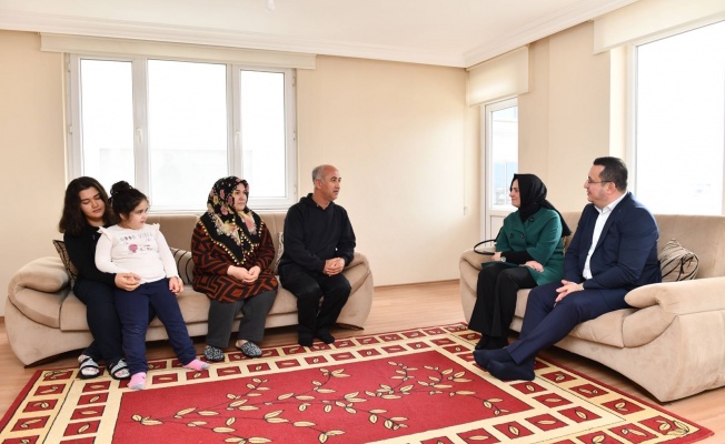 DEPREMZEDE KADINLARA 8 MART’TA MORAL ZİYARETİ