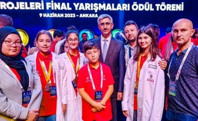 Bursa Mustafakemalpaşa Kız Anadolu İmam Hatip Lisesi Türkiye birincisi