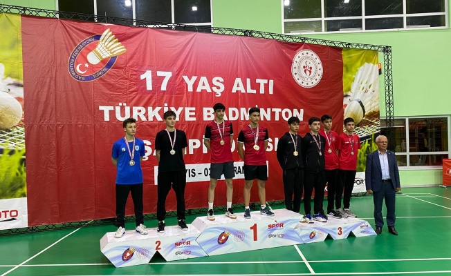 Osmangazili badmintoncudan altın madalya