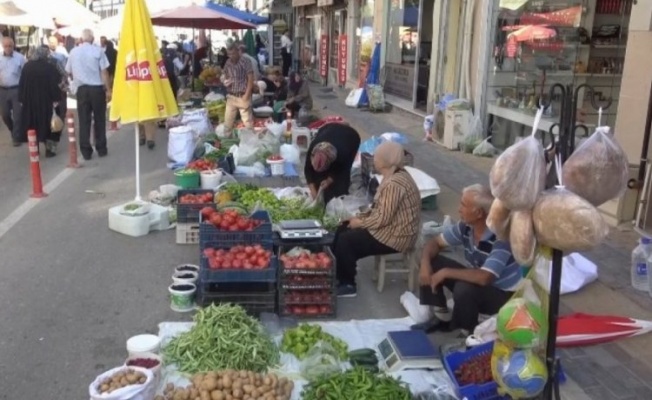 Bursa Beyce Pazarı'nda ürünler aracısız halkla buluşuyor
