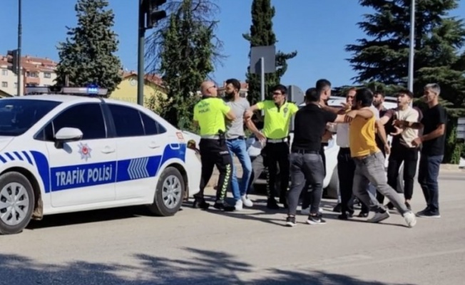 Bursa'da hafif ticari aracın çarptığı kadın yaralandı