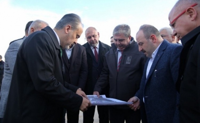 Mustafa Varank ve Alinur Aktaş Orhangazi'deki altyapı çalışmalarını inceledi