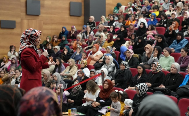 GÜRSU'DA KADINLAR SALONLARI DOLDURDU