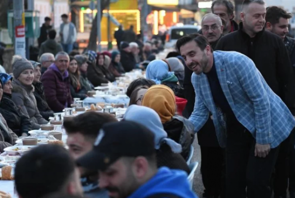 Kestel'de 6 bin kişilik sokak iftarı