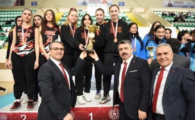 Yıldırım Belediyesi’nden okullara sportif destek