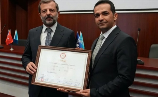 Bursa Gürsu'da Başkan Işık da mazbatasını aldı