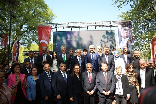 CHP BURSA'DA TARİHİ BAYRAMLAŞMA