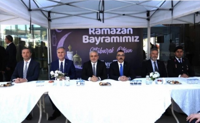 İnegöl’de bayram birlik beraberlik mesajlarıyla başladı