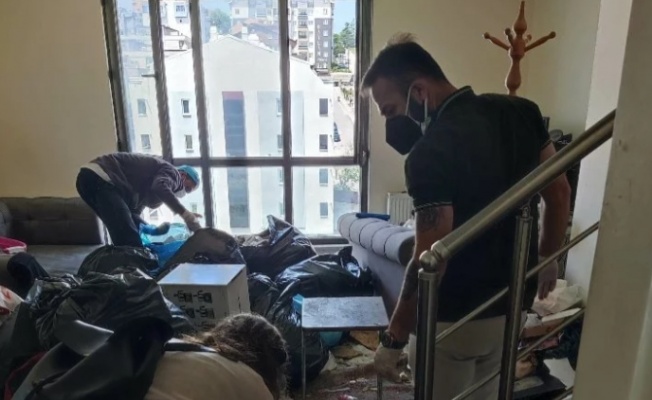 Nilüfer’deki evden 8 ton çöp çıktı