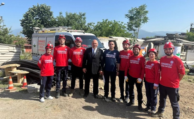 Osmangazi Belediyesi arama kurtarma ekiplerinden nefes kesen tatbikat