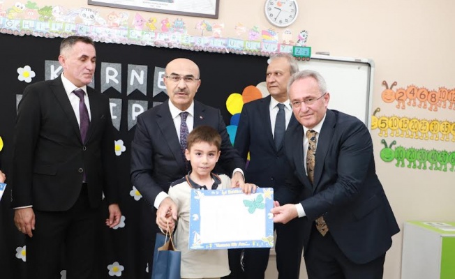 BURSA’DA ÖĞRENCİLERİN KARNE COŞKUSU