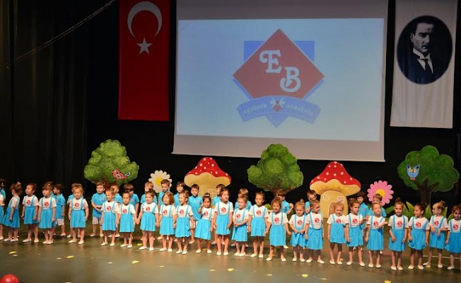 Egeberk'ten unutulmaz mezuniyet gösterisi