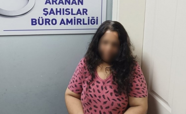 Bursa'da 21 yıl 10 ay hapis cezası bulunan kadın hırsız market çıkışı yakalandı