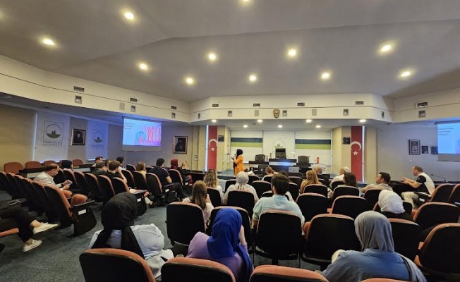 Belediye personeline sağlıklı beslenme ve ofis ergonomisi eğitimi