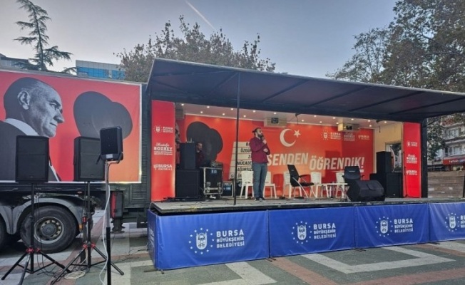 Bursa Büyükşehir Belediyesi'nin 'Cumhuriyet' temalı tırı Orhangazi'de!