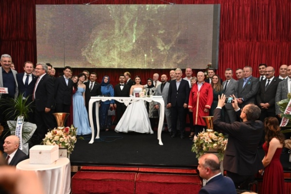 İYİ Parti Bursa Milletvekili Selçuk Türkoğlu'nun sevinçli günü