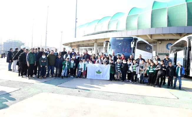 Başkan Aydın Osmangazili çocuklara Bursaspor sevgisi aşılıyor