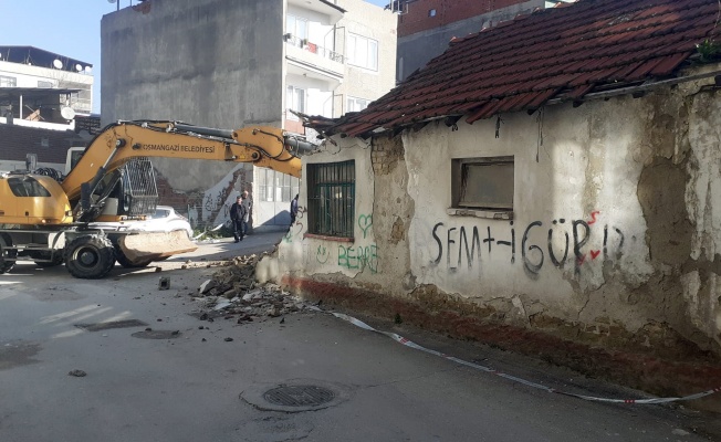 Osmangazi’de metruk bina temizliği