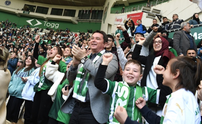 Başkan Aydın Bursaspor sevgisini çocuklara aşılamaya devam ediyor