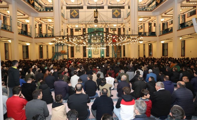 Kadir Gecesinde Hafız Adem Bilgetay İnegöllülerle Buluştu