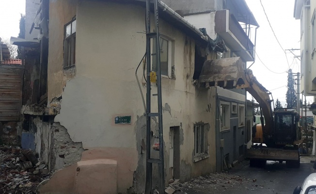 Osmangazililerin güvenliği için metruk binalar yıkılıyor