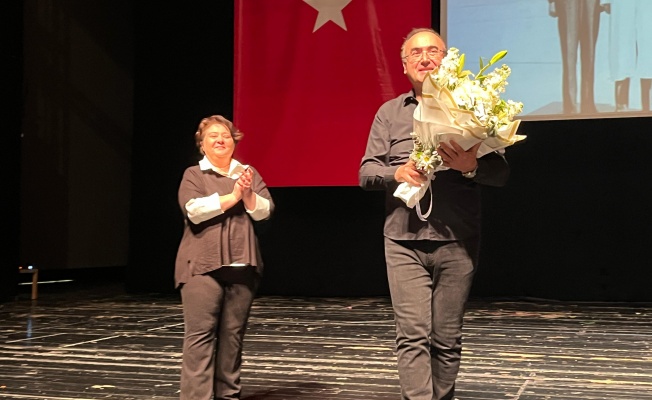 Sunay Akın ile ‘Mahya Işıkları’