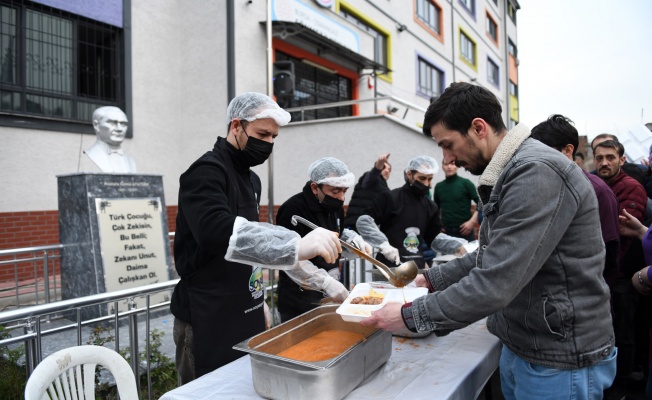 Yeşilova Mahallesi’nde 1000 kişilik iftar sofrası