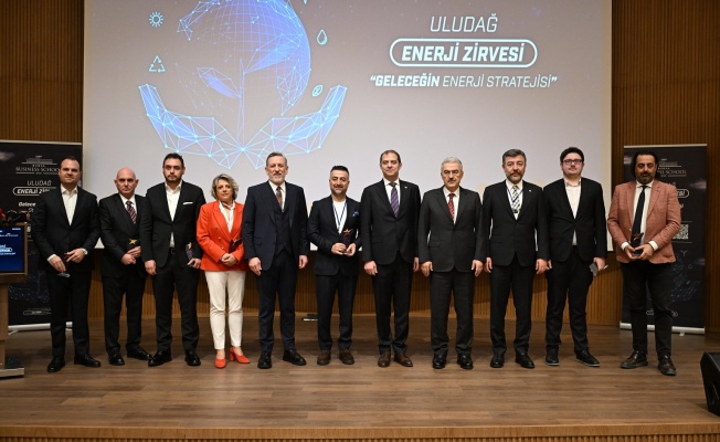 ‘Geleceğin Enerji Stratejisi’ Uludağ Enerji Zirvesi’nde Konuşuldu