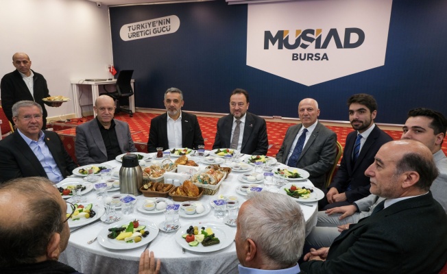 *MÜSİAD BURSA ŞUBESİ GENEL BAŞKAN MAHMUT ASMALI’YI AĞIRLADI
