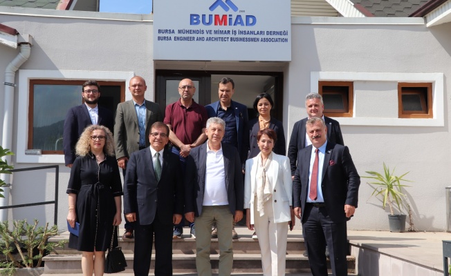Anahtar Parti'den 4 genel başkan yardımcısıyla Bursa çıkartması!
