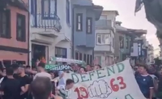 Bursaspor taraftarından Mudanya Belediye Başkanı Deniz Dalgıç'a  "Fenerbahçe" tepkisi!
