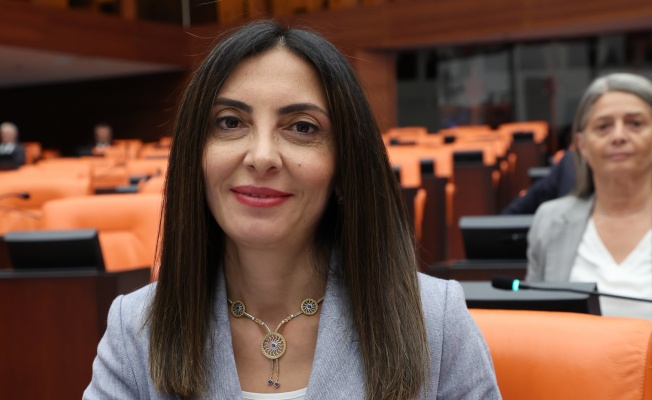 CHP BURSA MİLLETVEKİLİ NURHAYAT ALTACA KAYIŞOĞLU "ÜRETİCİ ÇÖKÜYOR, SANAYİ ÇÖKÜYOR, İKTİDAR İZLİYOR”
