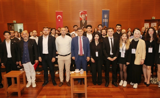 Doç. Dr. Ergül Halisçelik'ten gençlerle 'sürdürülebilirlik' üzerine sohbet