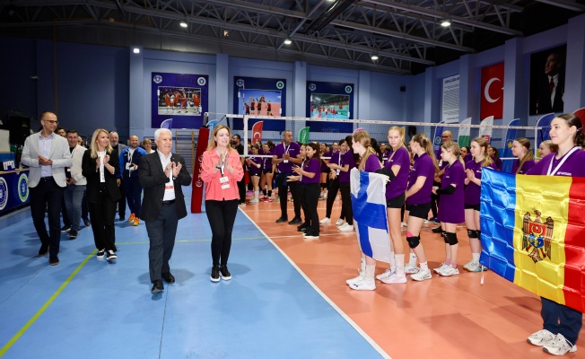 Kardeş Şehirler Voleybol Turnuvası başladı