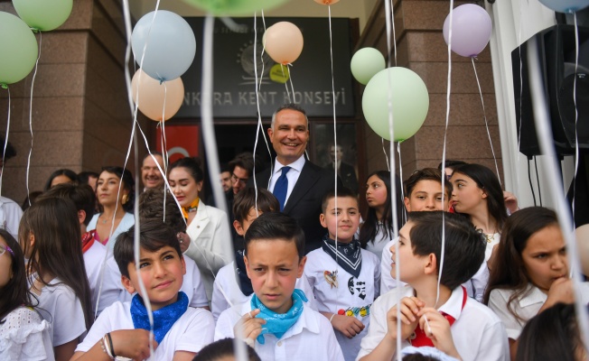 MİNİK ELLERDEN ÇIKAN ESERLER, AKK'DE BAŞKENTLİ SANATSEVERLERLE BULUŞTU