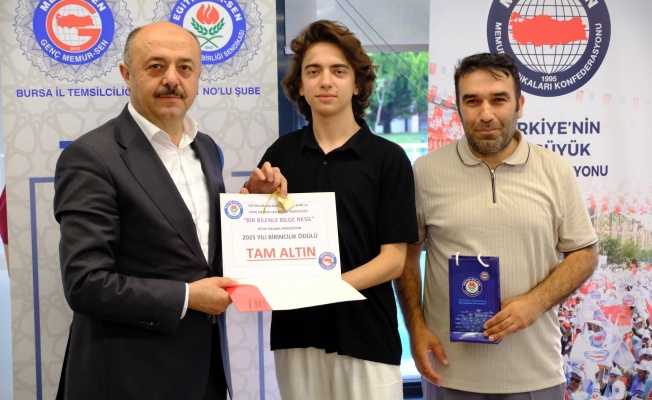 8. BİR BİLENLE BİLGE NESİL YARIŞMASININ KAZANANLARI ÖDÜLLERİNİ ALDI