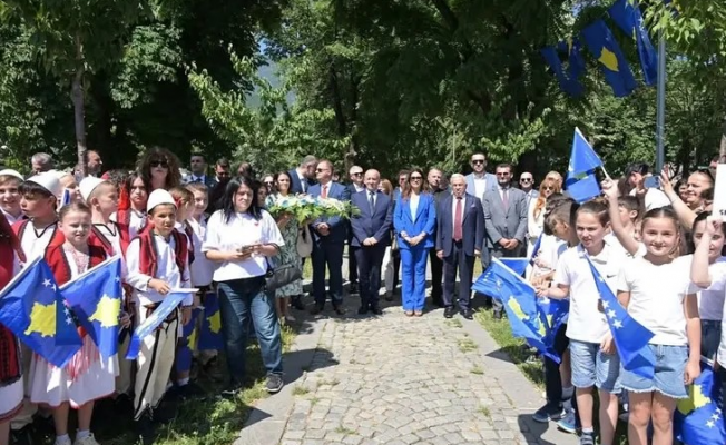 Başkan Şadi Özdemir Peja’nın Kurtuluş Günü törenlerine katıldı