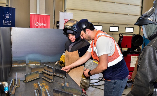Bursa'da eğitim alan kadın kaynak uzmanı olarak istihdam edilecek