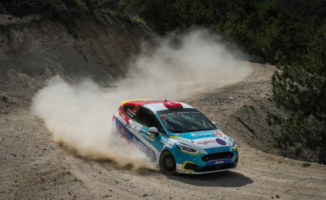 Dünyadaki ilk ve tek engelli kadın ralli pilotundan çifte podyum