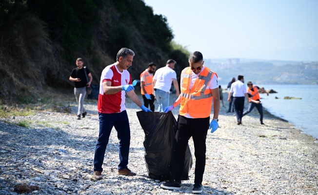Gemlik'in Yeni Sahil Yolu Birlikte Temizlendi