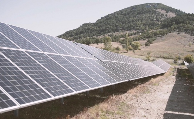 GÜRSU’NUN GÜNEŞ TARLALARI AYLIK 500 BİN TL GELİR SAĞLIYOR