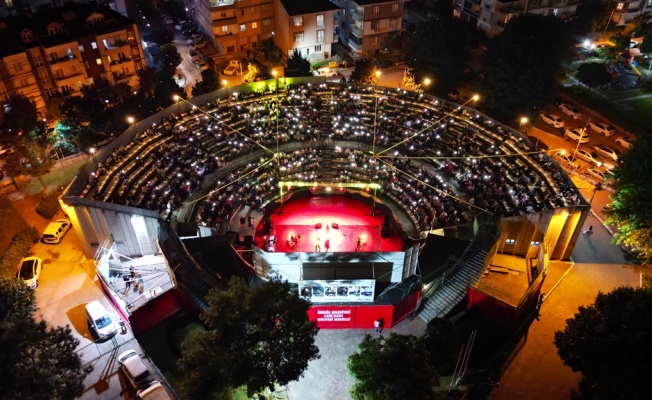 İnegöl Belediyesi Halk Dansları Topluluğu 14. Yılını Muhteşem Bir Geceyle Kutluyor