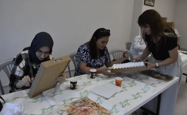 Bursa Karacabey'de 'ahşap boyama' ilgisi