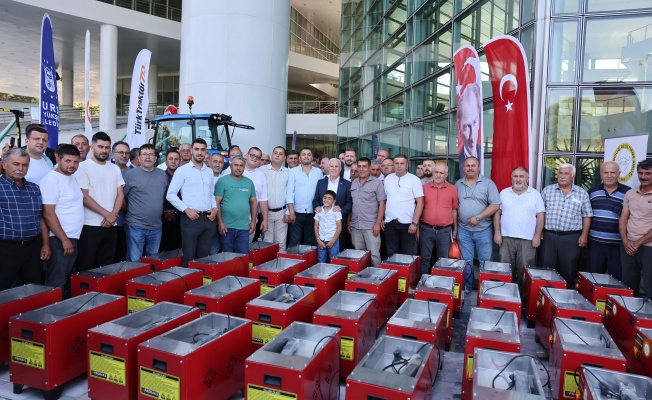 Büyükşehir’den kırsal mahallelere ekipman desteği
